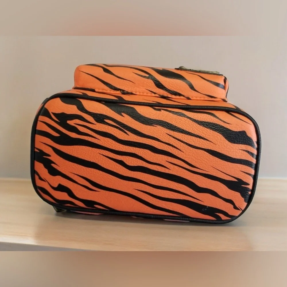 Loungefly Tigger Winnie the Pooh Cosplay Disney Mini Backpack Bag NWT